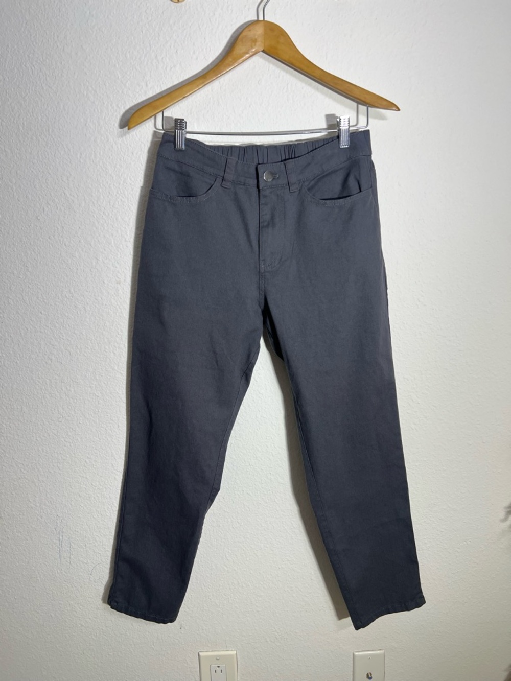 PACT • NWOT women’s organic cotton grey jeans